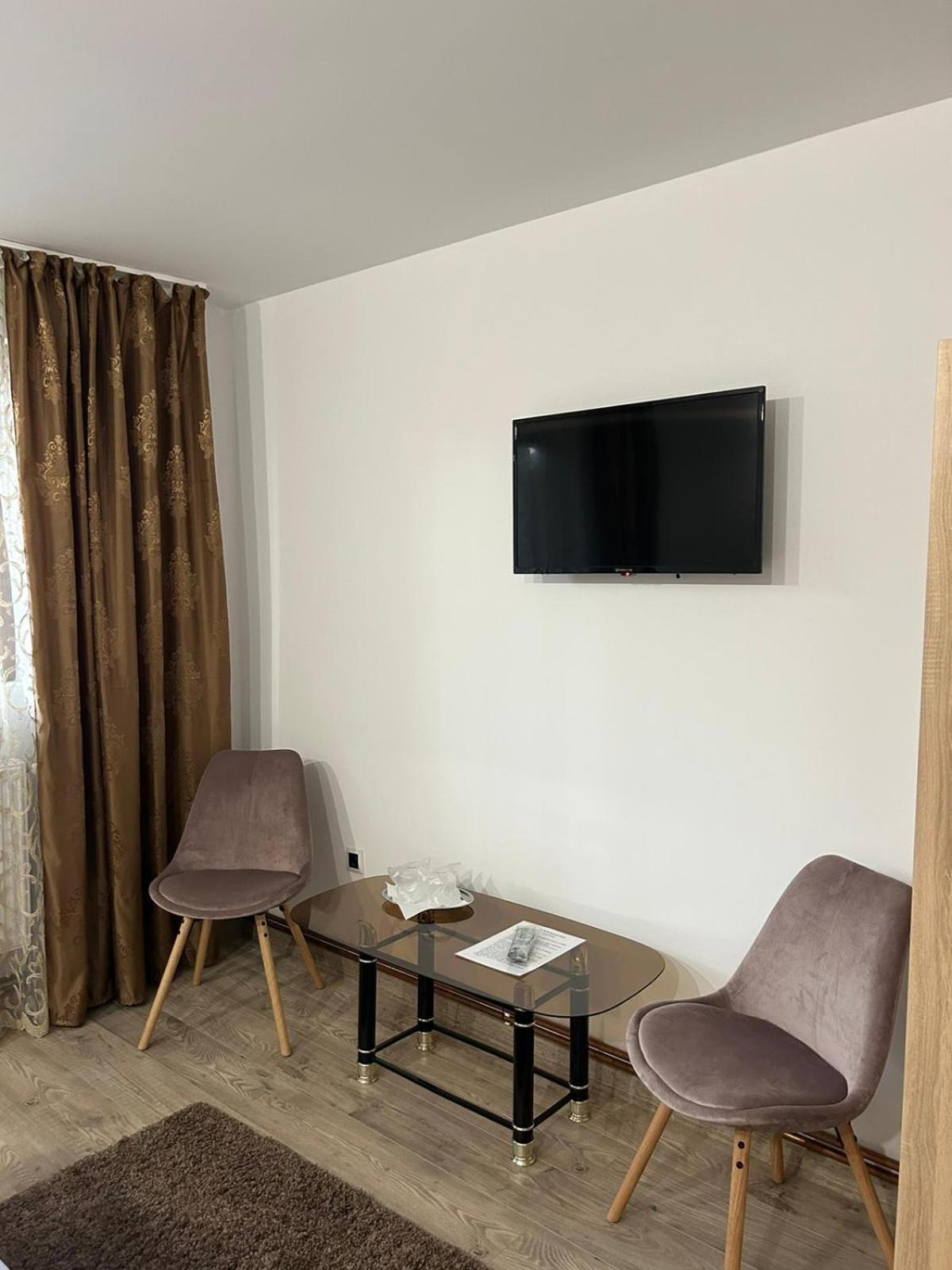 Hotel Complex Zeus à Leresti Extérieur photo